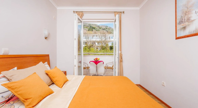 Apartments Perper, Book Lejlighedshotel Businesshoteller i Tivat, 4* 5*