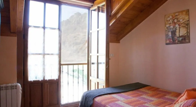 Apartamentos Rurales Valdecarzana, Book Apartment Vixidel Spain