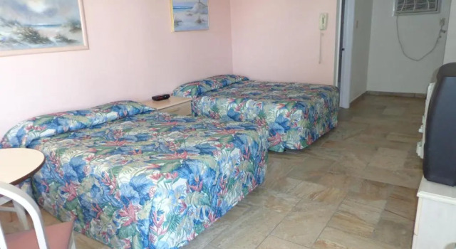 Четырёхместный номер Standard Quarterdeck Motel