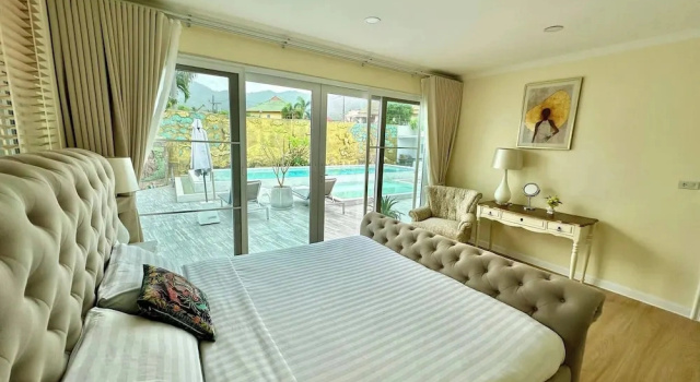 5 Bedrooms Villa 5 min Walk to Bangtao Beach
