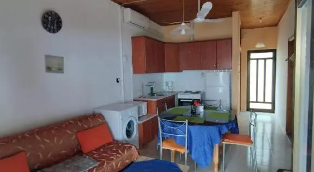 Takis Haikos House with two apartments two minutes walk to the beach Peroulia, Забронировать Апартаменты/квартира Апартаменты периферийной единицы Мессения, Апартаменты/квартира