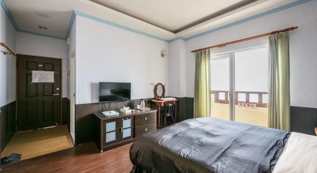 Двухместный номер Standard с балконом и с видом на горы Chingjing New Paradise B&B