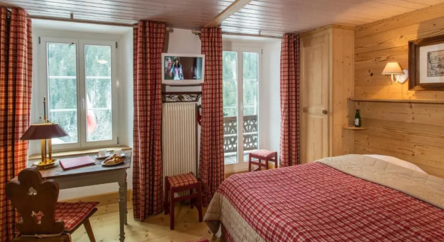 Двухместный номер Superior с балконом Historic Hotel du Pillon
