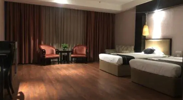 Roman Garden Business Center, Book Hotel Hotels in Mudanjiang with Parking, Parking