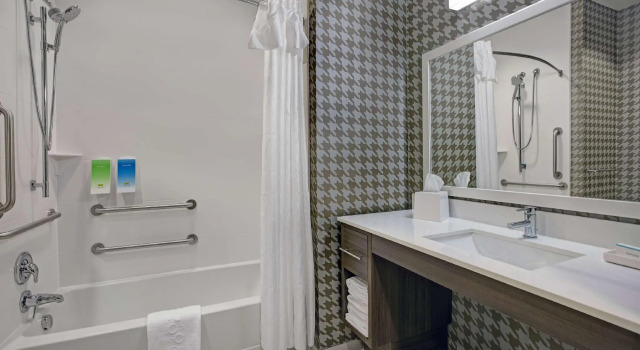 Двухместный люкс Home2 Suites By Hilton Richmond