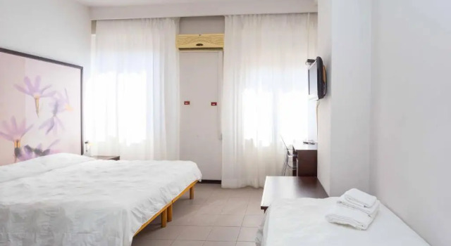 Трёхместный номер Economy Hotel Solarium