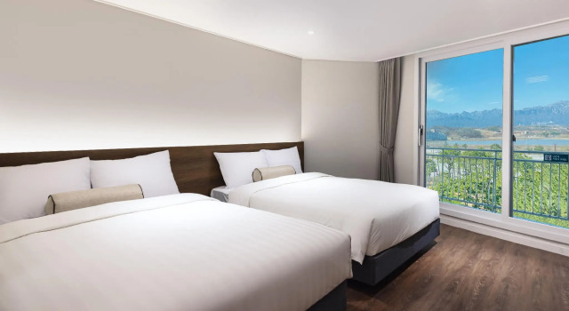 Номер Deluxe с видом на горы Kensington Resort Seorak Beach