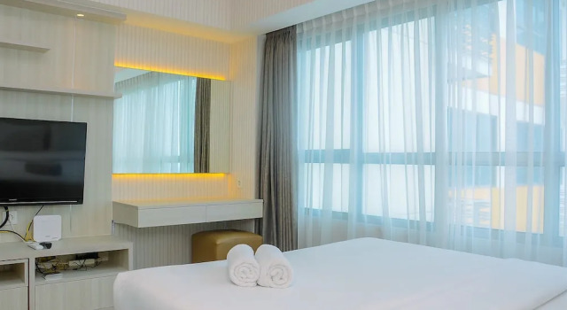 Camera Standard Best Studio with Pool View Springlake Summarecon Apartment