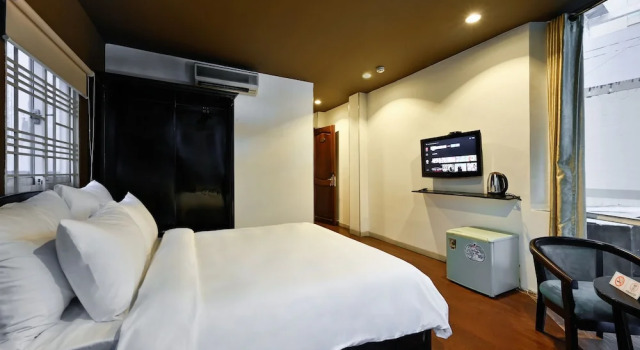 Полулюкс The Noble Swan Hotel New World