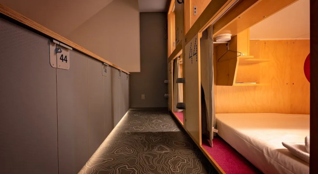 Капсула Мансарда Pangea Pod Hotel