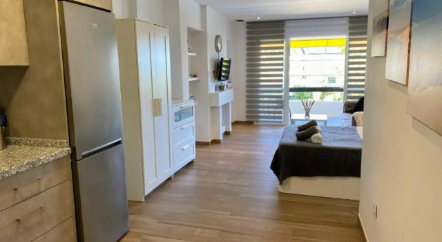 Апартаменты Golden Mile Studio - EaW Homes