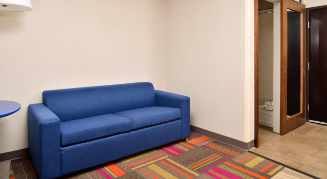 Двухместный люкс Holiday Inn Express Hotel & Suites North Kansas City by IHG