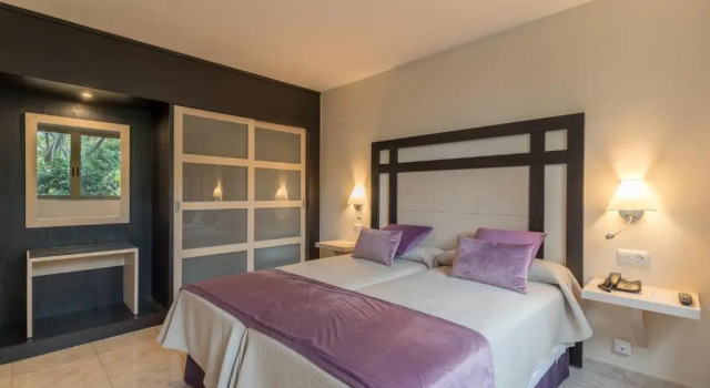 Семейный номер Standard Hotel Colon Rambla