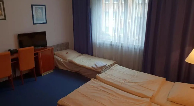 Трёхместный номер Standard City Hotel Stuttgart