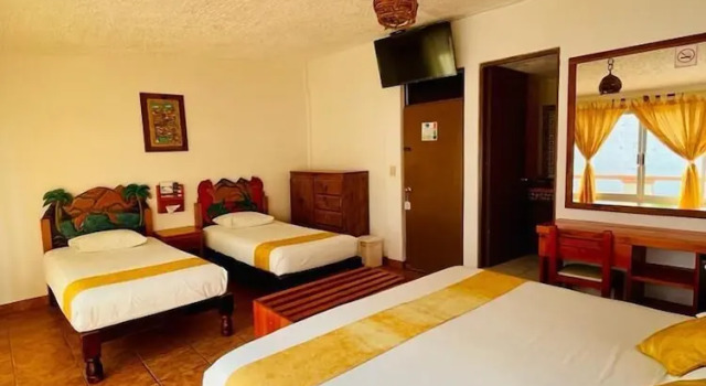 Семейный номер Standard с балконом Hotel Casa de la Palma Bed and Breakfast