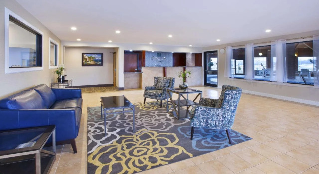 Quality Inn Grand Blanc - Flint South, Buchen Sie Hotel Grand Blanc Michigan