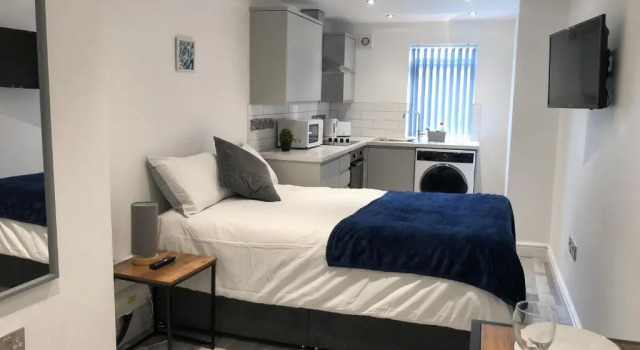 Work & Leisure - 10min into the city! FREE Parking included! Long stays welcome