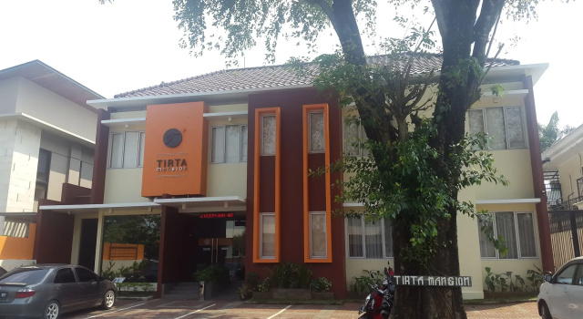Tirta Mansion Premier, Varaa Bed and Breakfast Curug West Java