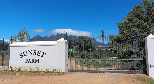 Коттедж с 2 комнатами Sunset Farm Stellenbosch