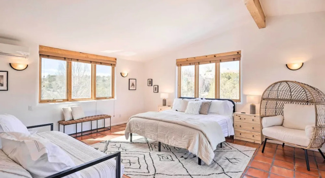 Casa al Reves Pueblo-style House With Views!, Varaa Lomakoti Santa Fe New Mexico