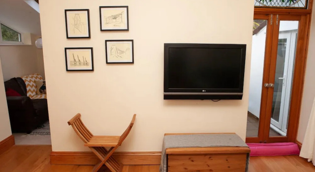 2 Bedroom House Near the Downs Bristol, Забронировать Отель Бристоль Англия, рядом с Ботанический сад Бристольского университета