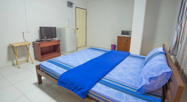 Poon Sook Apartment, Забронировать Апартаменты/квартира Отели Сирача с парковкой, Парковка