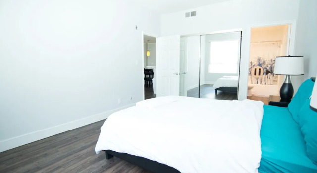 Апартаменты Deluxe с 2 комнатами с балконом Wellworth Apartments
