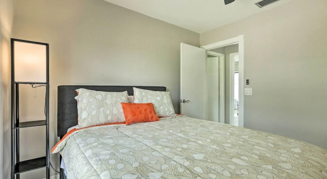 Коттедж Beautiful Cape Coral Home Near Dining & Shops