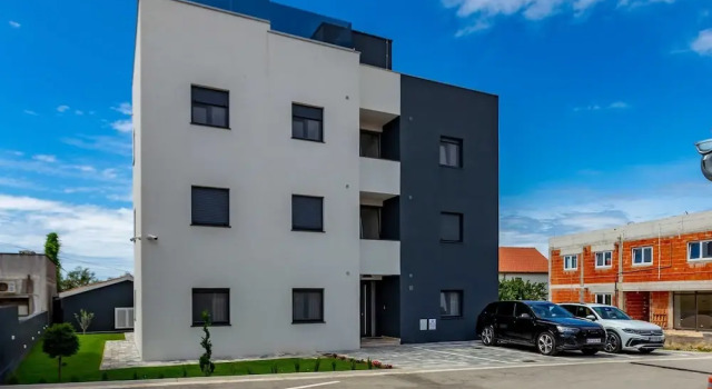 Апартаменты Comfort с 3 комнатами с балконом Exquisite Prestige Luxury Apartments With Shared Pool