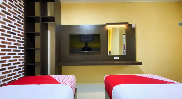 Kelapa Gading Guesthouse by OYO Rooms, Rezerwuj Hotel Padang Sumatra
