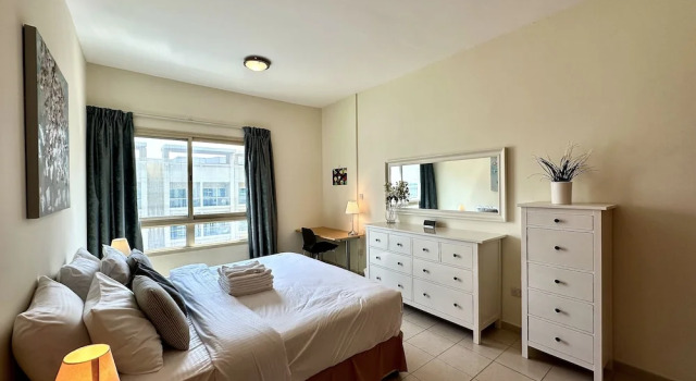 Lux BnB I Turia Tower I Lake & Garden View