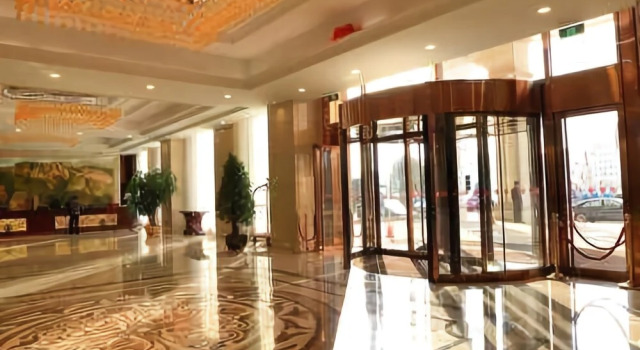 Hong Ji Hua Tian Hotel, Buchen Sie Hotel Xinning Hunan