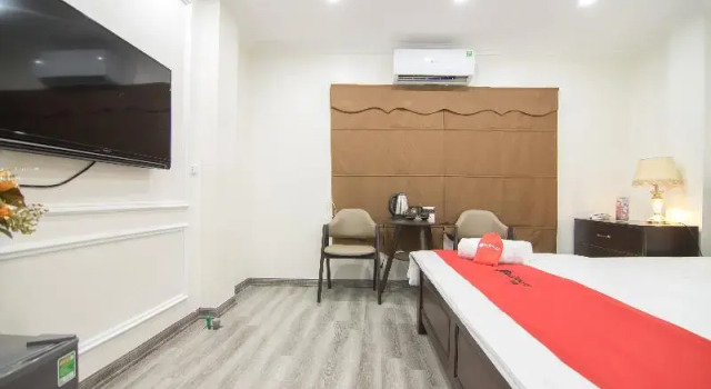 RedDoorz near Pho Co Ha Noi