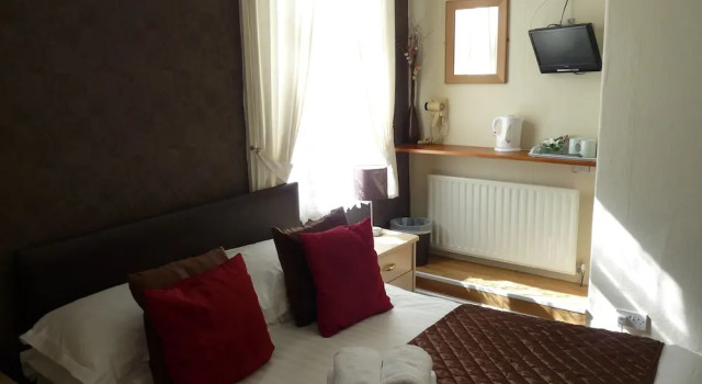 the cumbrian hotel, Забронировать Отель Отели Блэкпул 3 звезды, рядом с Конференц-центр Winter Gardens, 3*
