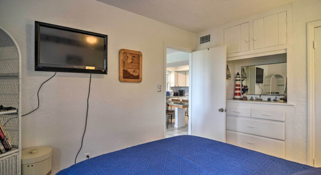 Апартаменты Breezy & Beachy Belleair Condo: 12 Steps to Shore!