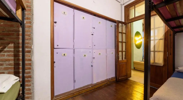 Кровать в общем номере Hostel Why not nva