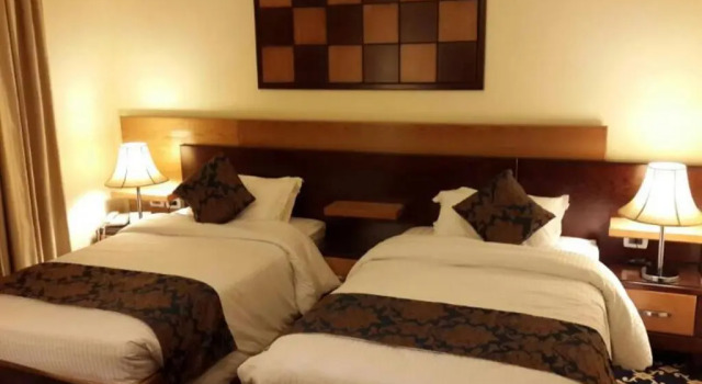 Полулюкс Al Thuraya Hotel