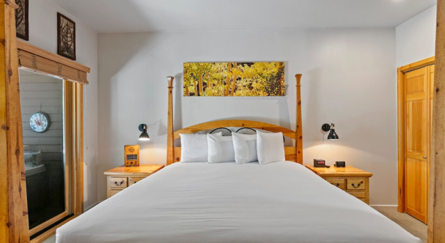 Bristlecone at Deer Valley Resort - Three Bedroom Condo with Hot Tub #201 3 Condo, Varaa Lomakeskus Deer Valley 