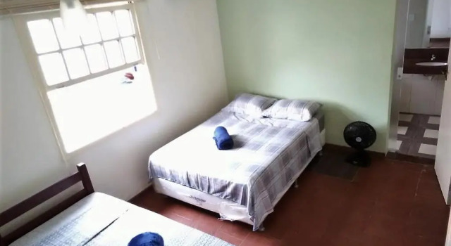 Camping & Hostel Bandeiras, Забронировать Кемпинг Отели Praia Rasa с парковкой, Парковка