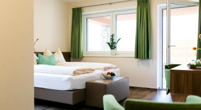 Hotel Aichingerwirt, Book Hotel Mondsee Mondseeland