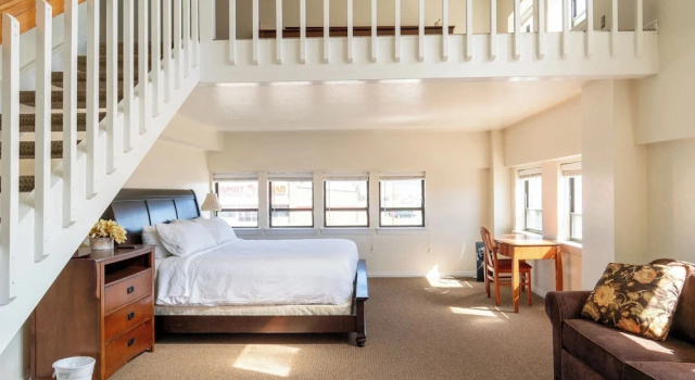 Трёхместный семейный номер Standard Road Creek Inn
