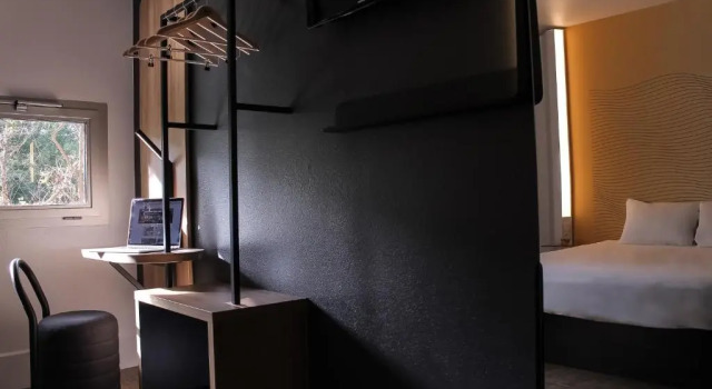Двухместный номер для людей с ограниченными возможностями B&B HOTEL NANTERRE Rueil-Malmaison