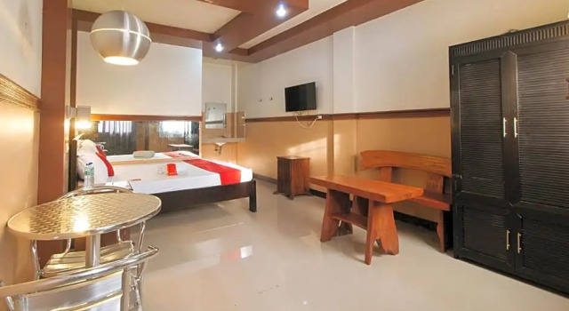 RedDoorz Plus near Municipality of Luisiana Laguna