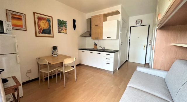 Студия с балконом Condominio Storione