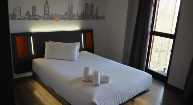 Двухместный номер easyHotel Barcelona Fira