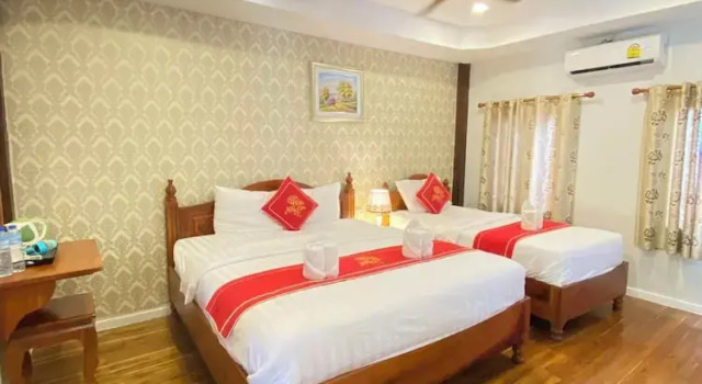 Трёхместный номер Superior с балконом и с видом на реку Luang Prabang Golden Lotus Villa River View