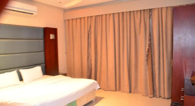 Двухместный люкс Deluxe Quiet Rooms 3 Serviced Apartments