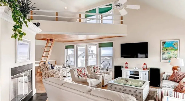 Laurie s Loft 3 Bedroom Holiday Home By Bald Head Island