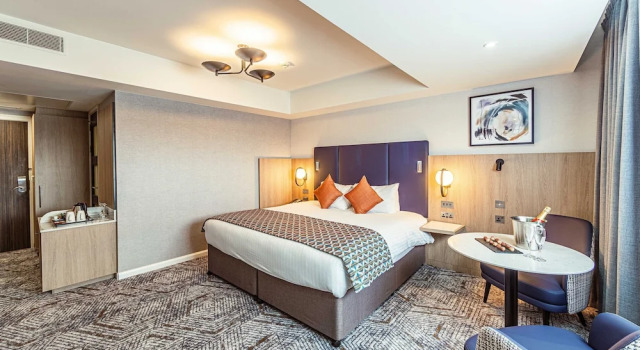 Двухместный полулюкс Crowne Plaza Reading