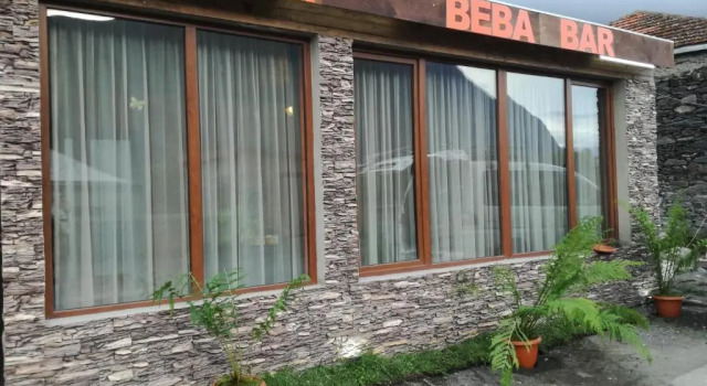 Guest House on V. Pshavela 50, Rezerwuj Pensjonat Hotele w Mtkheta-Mtianeti z parkingiem, Parking